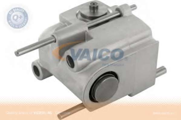 Упругий зажимной элемент, натяжное устройство цепи