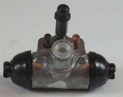 Колесный тормозной цилиндр