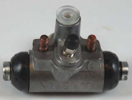 Колесный тормозной цилиндр