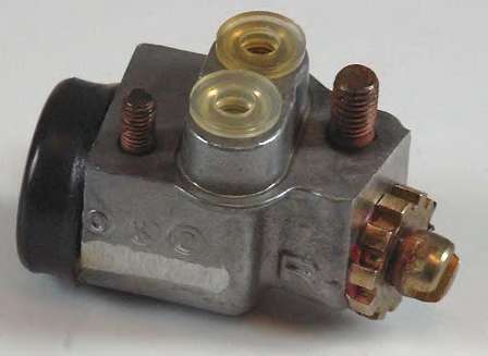 Колесный тормозной цилиндр