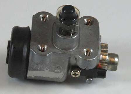 Колесный тормозной цилиндр