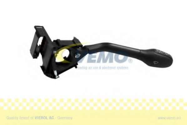 Переключатель стеклоочистителя. Выключатель на колонке рулевого управления. Выключатель, прерывистое вклю