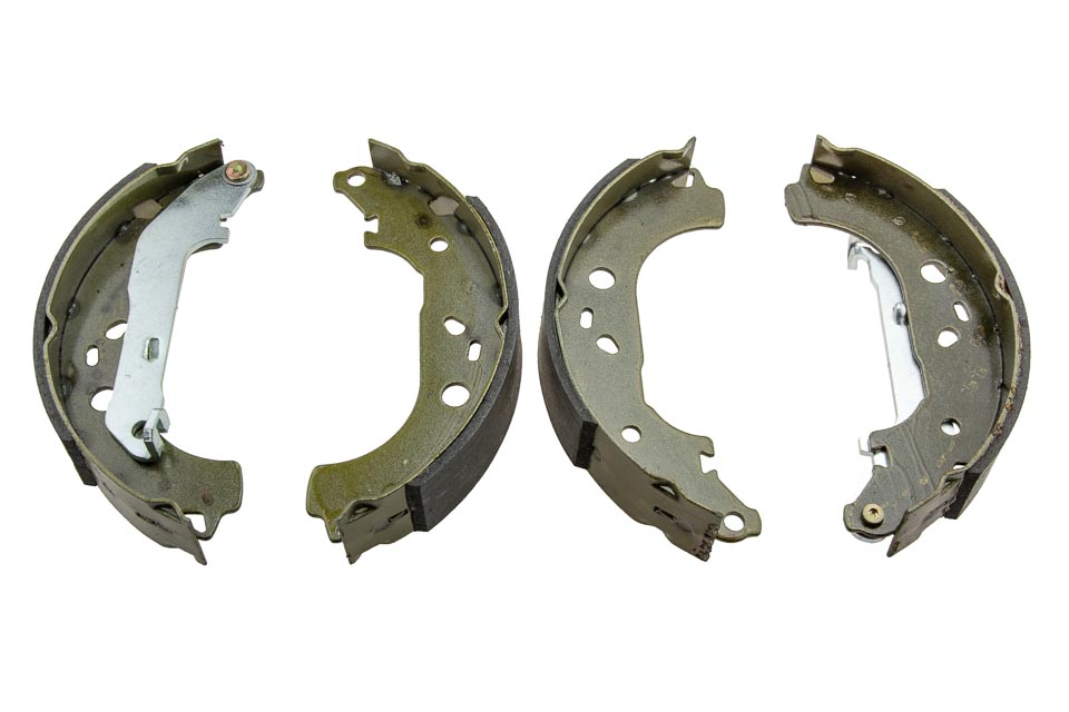 Тормозные колодки барабанные ford focus ii 04- /diameter=228mm/