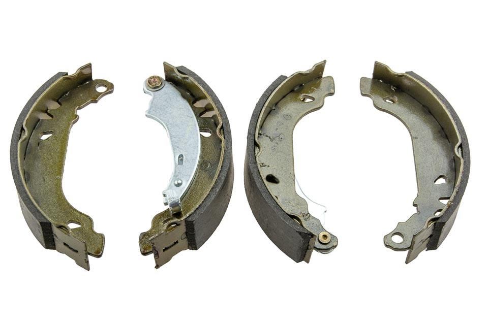 КОЛОДКИ ТОРМОЗНЫЕ БАРАБАННЫЕ RENAULT CLIO II 98-, THALIA I 00-, DACIA LOGAN 1.4 05- BDX (180X42MM) [