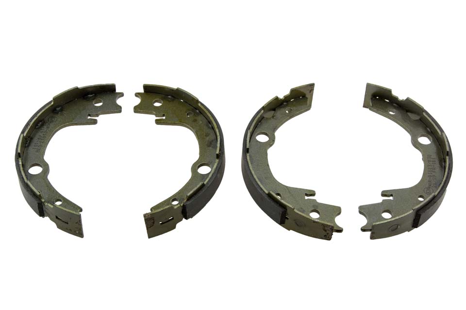 Тормозные колодки барабанные toyota avensis 03-, corolla verso 02-04